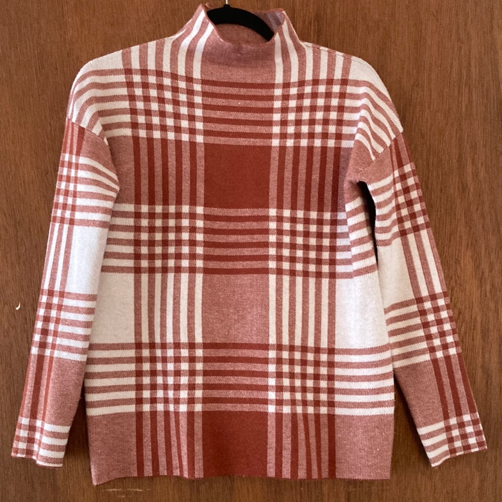 *NWOT* Max Studio Plaid Sweater